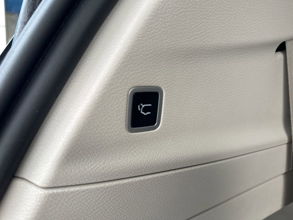 2024 Chrysler Pacifica Touring L - Photo 12