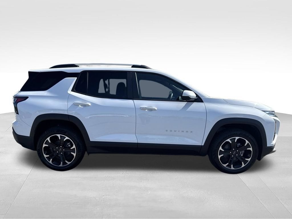 2027 Chevrolet Equinox LT - Photo 2
