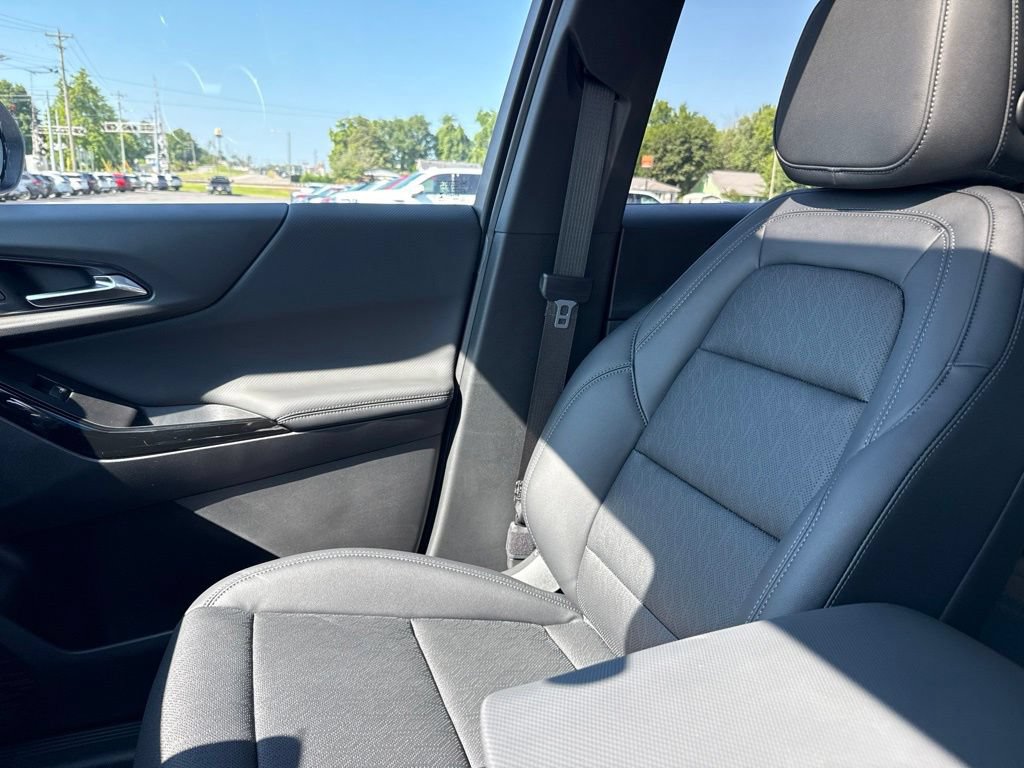 2027 Chevrolet Equinox LT - Photo 29