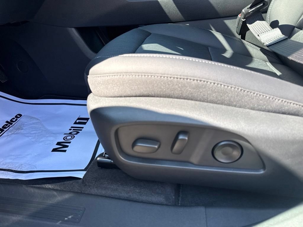 2027 Chevrolet Equinox LT - Photo 20