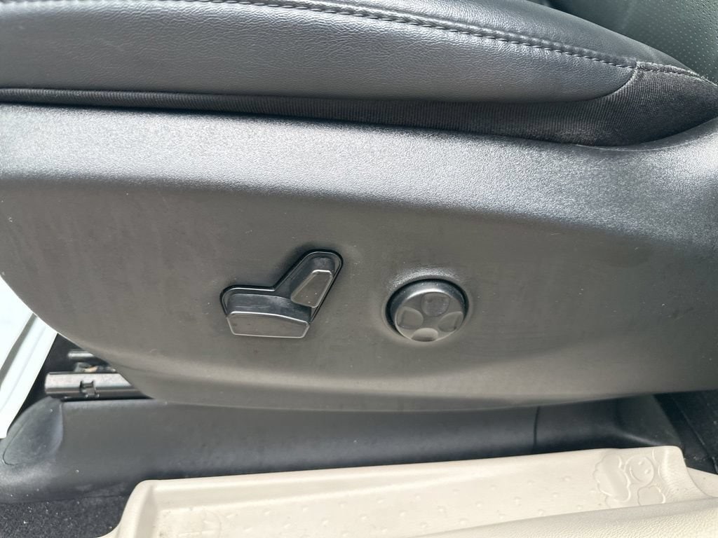 2024 Chrysler Pacifica Touring L - Photo 19