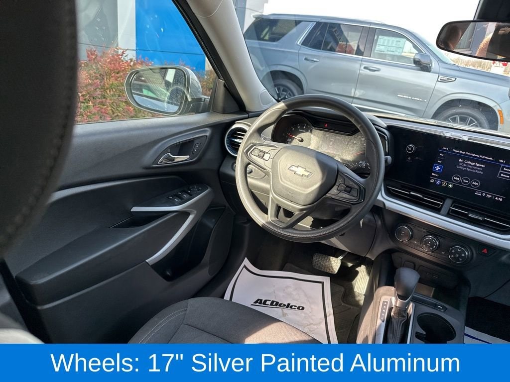 2024 Chevrolet Trax LS - Photo 16