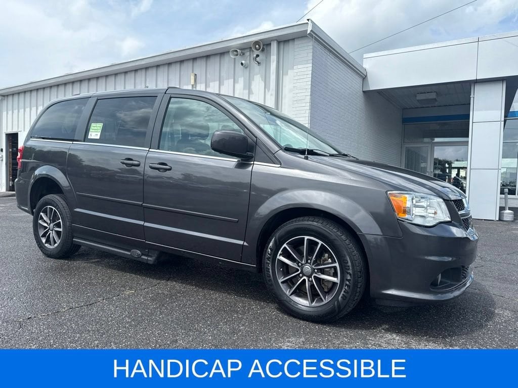 2017 Dodge Grand Caravan SXT's photo