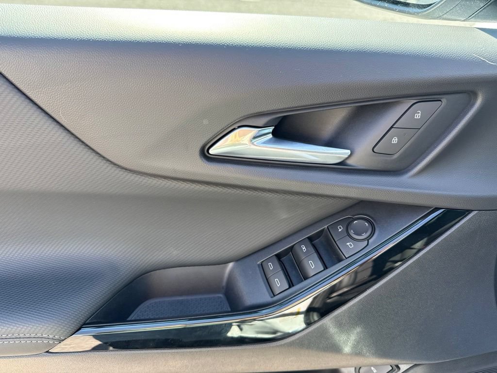 2027 Chevrolet Equinox LT - Photo 18