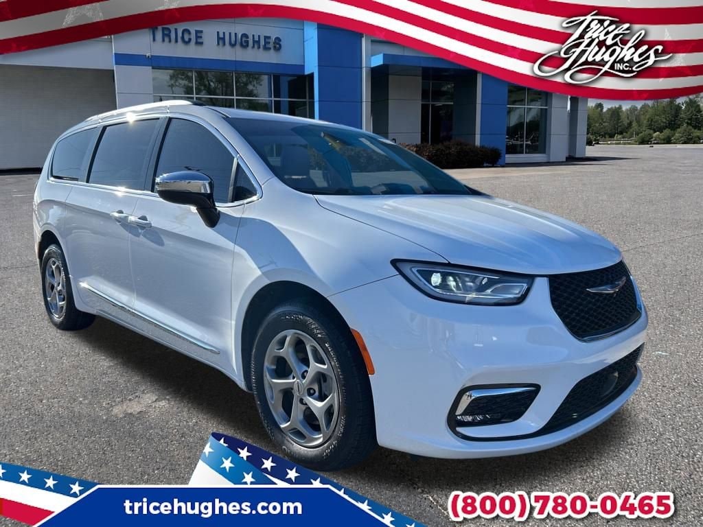 White 2023 Chrysler Pacifica Limited AWD Minivan All-Wheel Drive Automatic