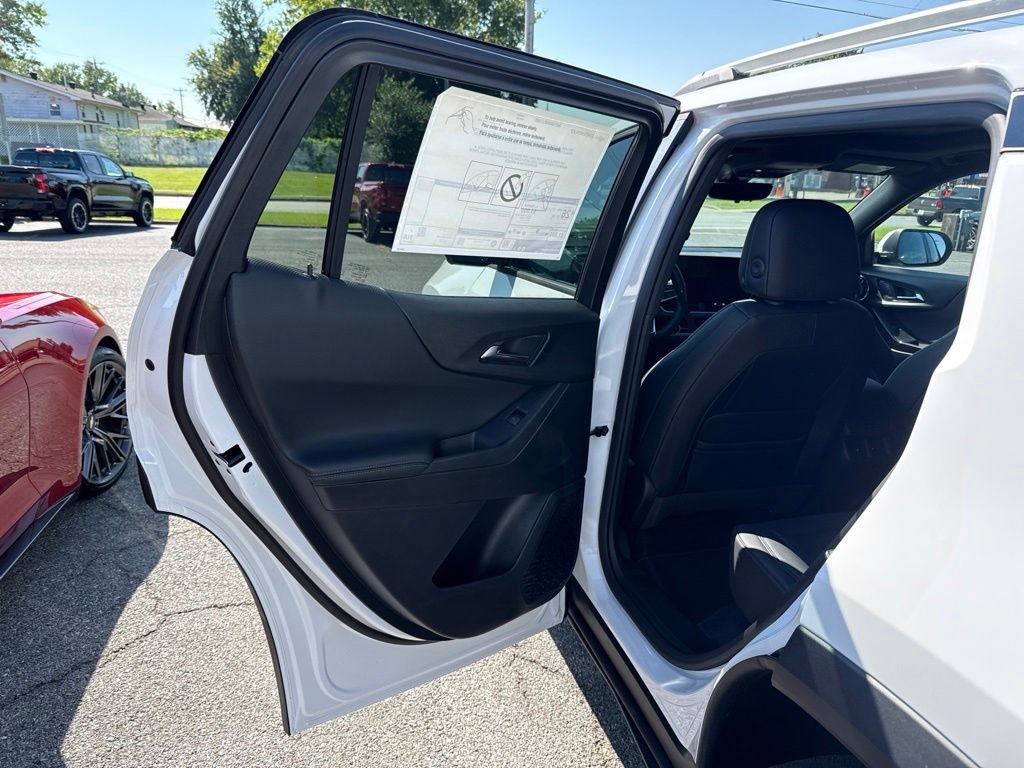 2027 Chevrolet Equinox LT - Photo 12