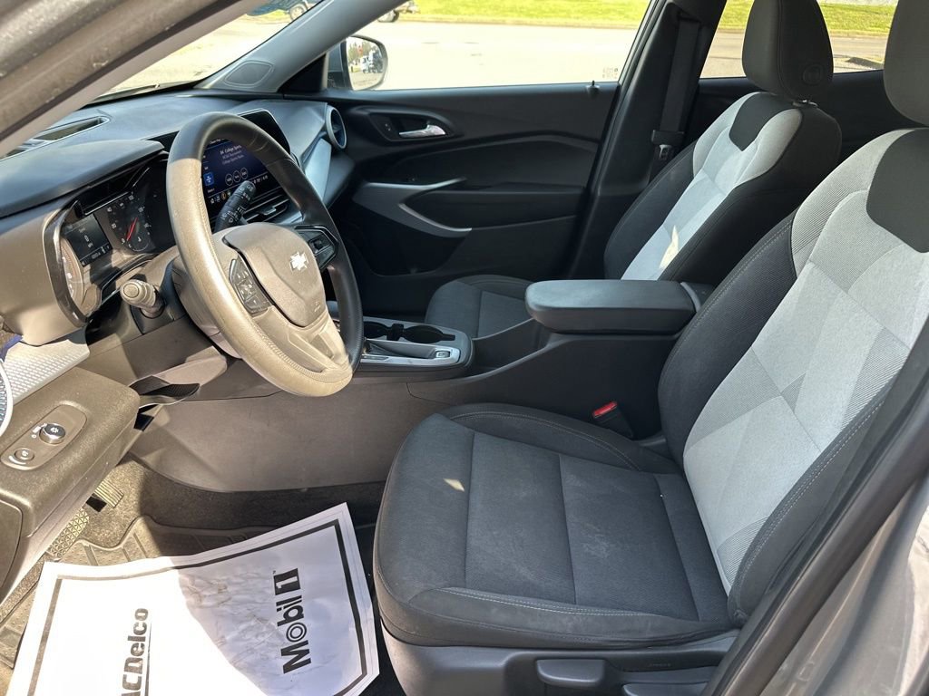 2024 Chevrolet Trax LS - Photo 19
