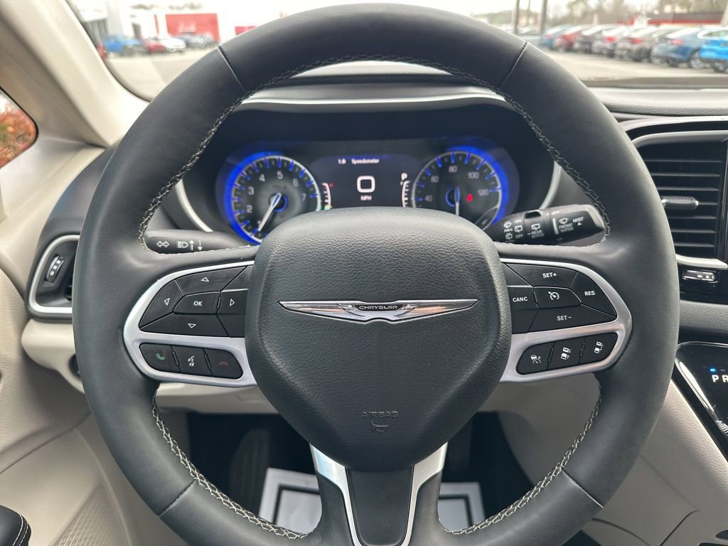 2024 Chrysler Pacifica Touring L - Photo 23