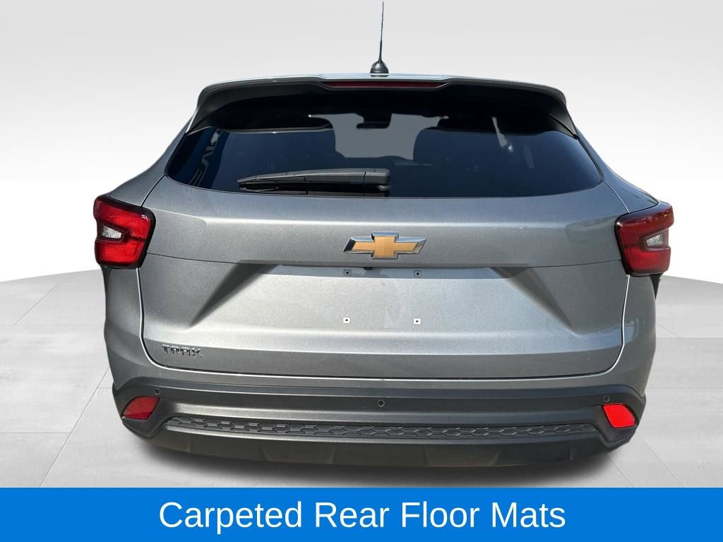2024 Chevrolet Trax LS - Photo 10