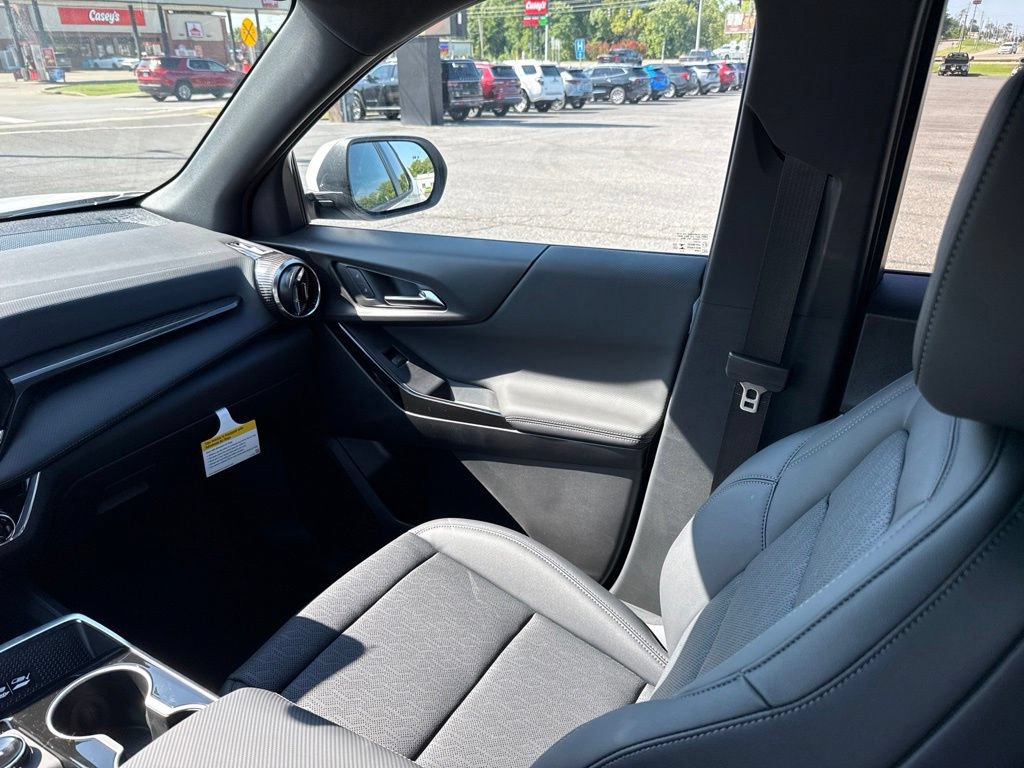 2027 Chevrolet Equinox LT - Photo 16