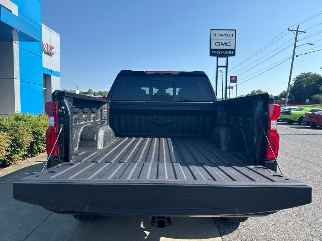 2026 Chevrolet Silverado 1500 ZR2 - Photo 8