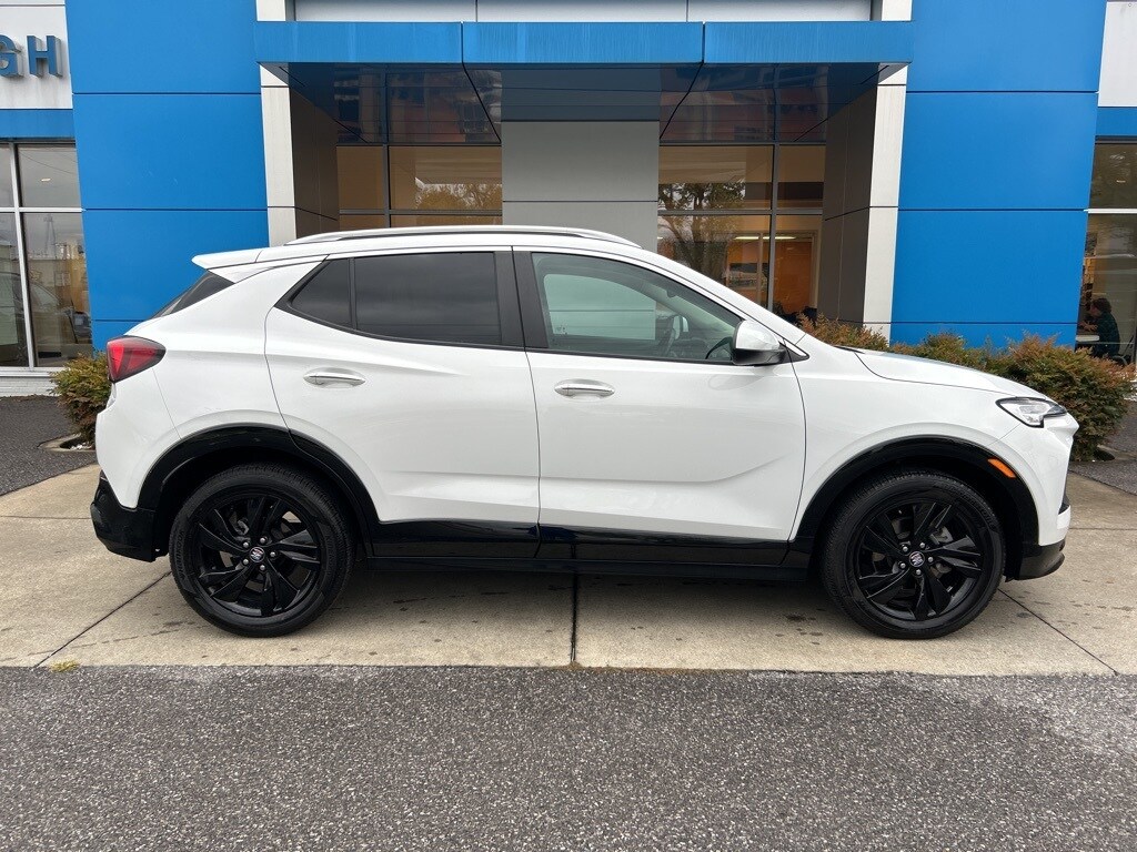 2024 Buick Encore GX Sport Touring photo 3