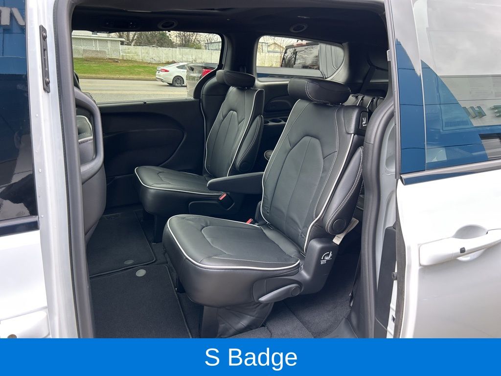 2026 Chrysler Pacifica Limited - Photo 17