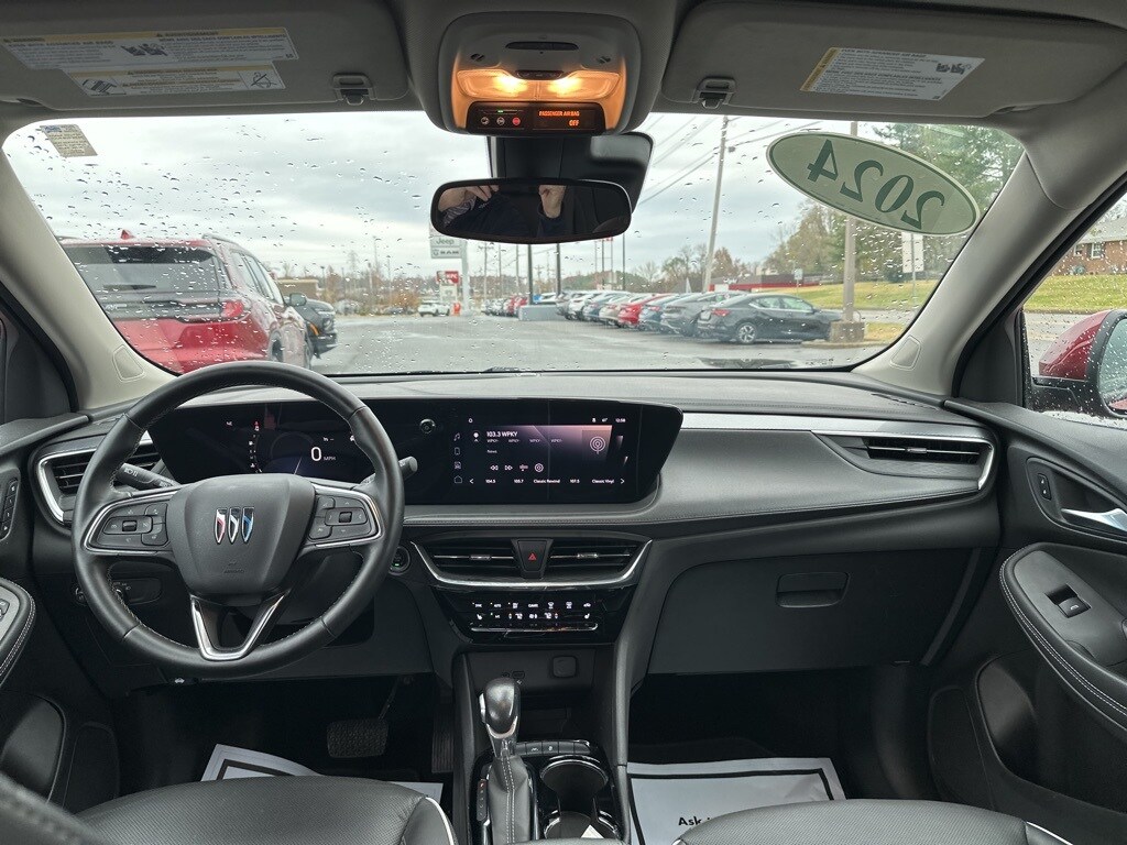 2024 Buick Encore GX Avenir photo 2