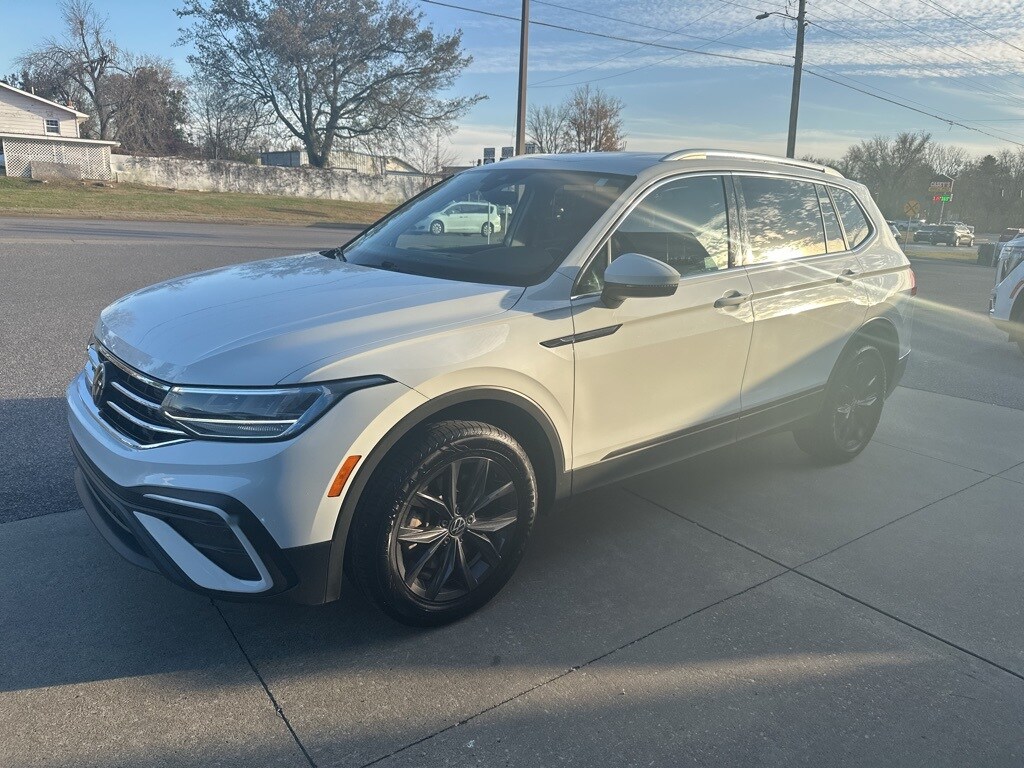 2024 Volkswagen Tiguan SE Wolfsburg Edition photo 2