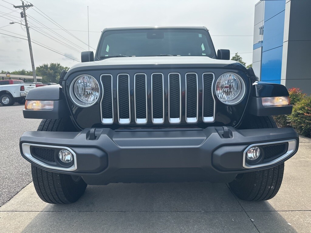 2023 Jeep Wrangler Sahara photo 4