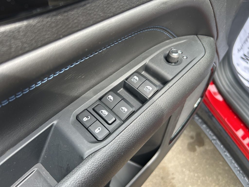 2025 Jeep Compass Latitude - Photo 25