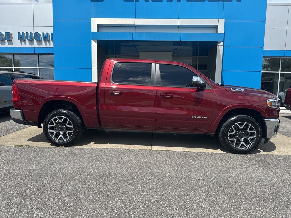 2025 Ram 1500 Laramie photo 3
