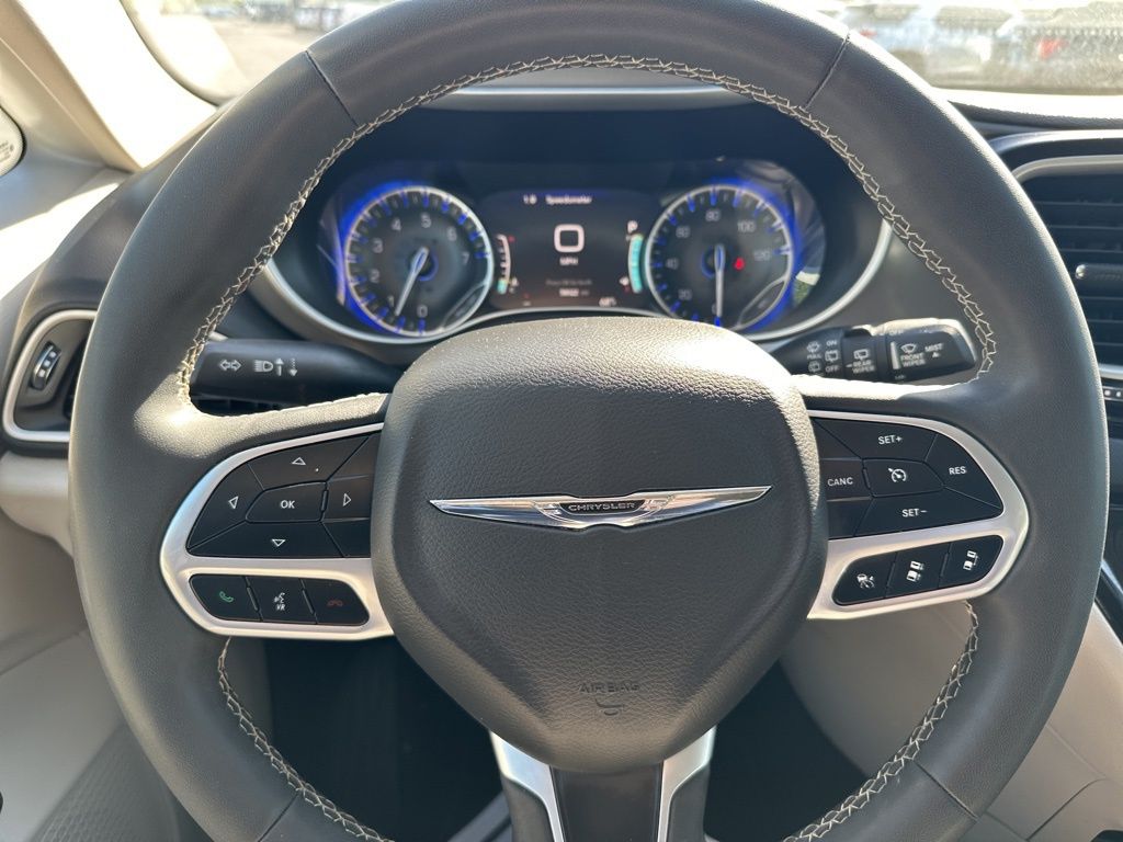 2024 Chrysler Pacifica Touring L - Photo 16