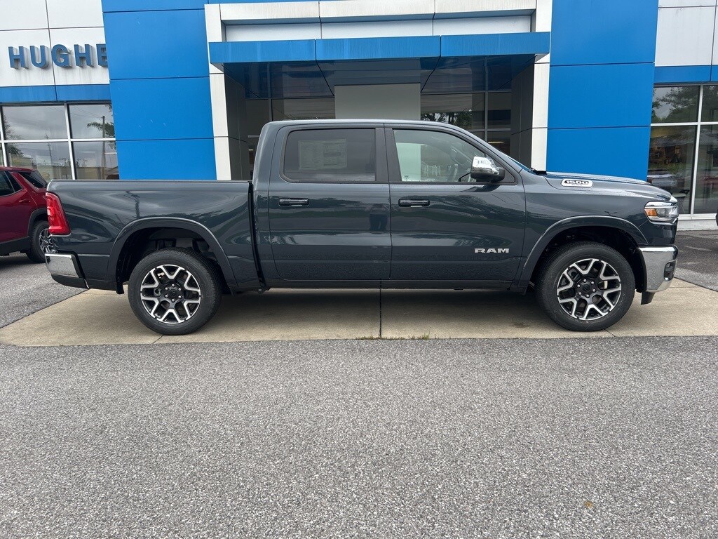 2025 Ram 1500 Laramie photo 3