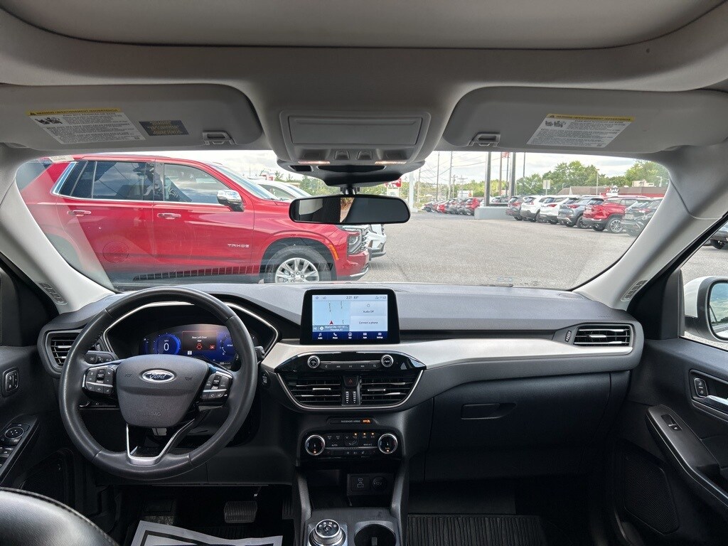 2022 Ford Escape SEL photo 2