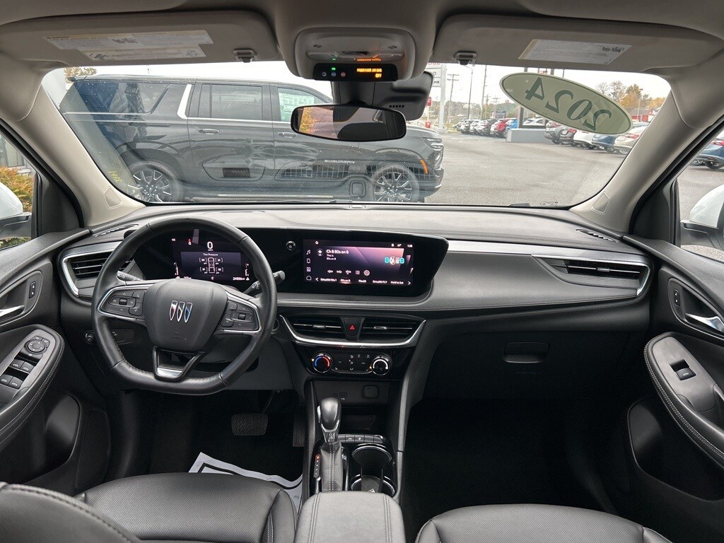 2024 Buick Encore GX Sport Touring photo 2