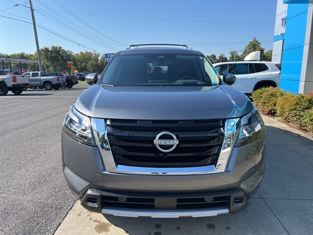 2024 Nissan Pathfinder Platinum photo 4