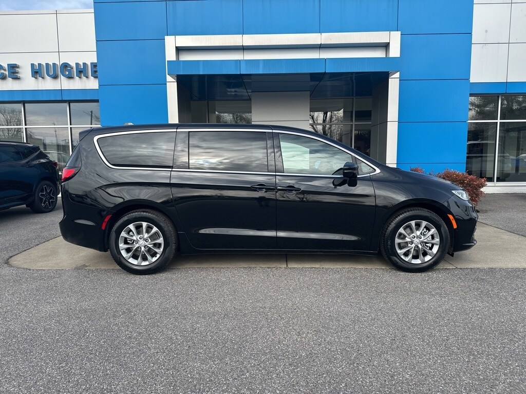 New 2026 Chrysler Pacifica LIMITED Passenger Van