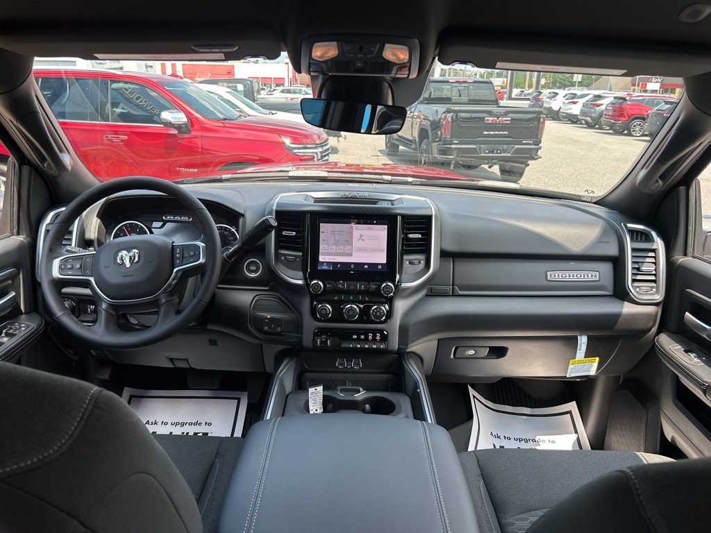 New 2026 Ram 2500 BIG HORN CREW CAB 4X4 6'4 BOX Pickup