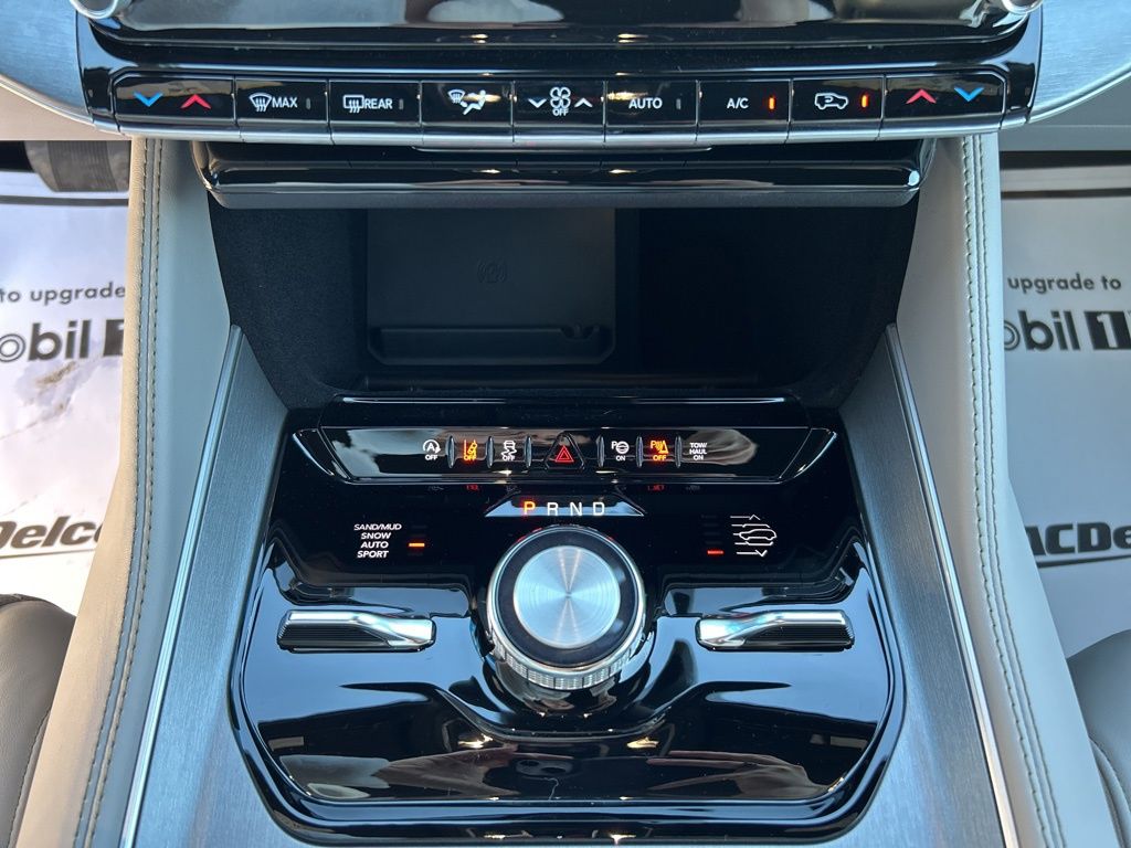 2025 Jeep Wagoneer Series II - Photo 39