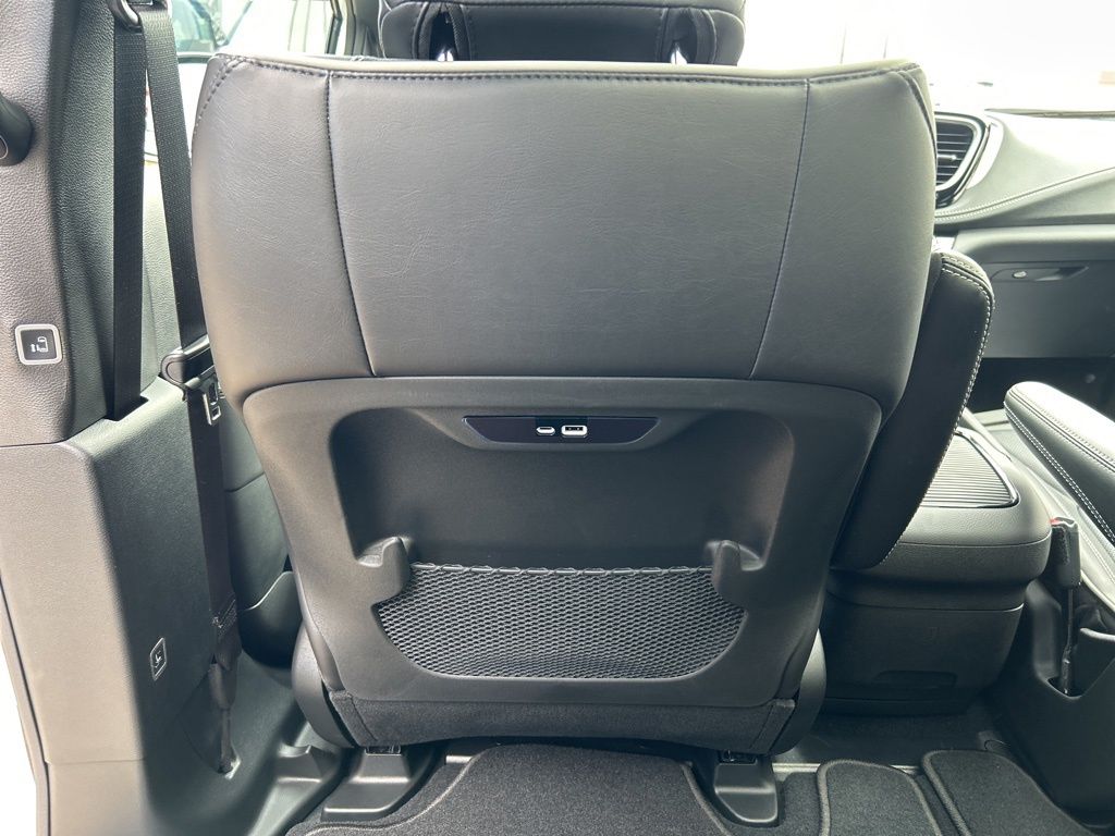 2026 Chrysler Pacifica Limited - Photo 24
