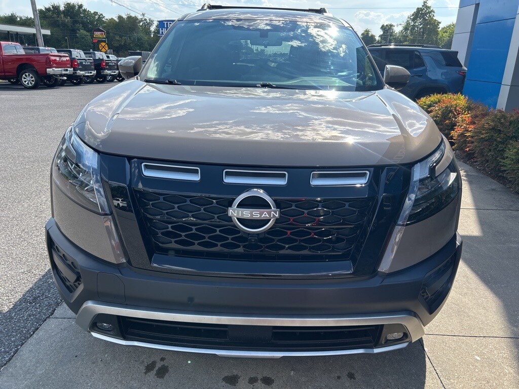 2024 Nissan Pathfinder Rock Creek photo 2