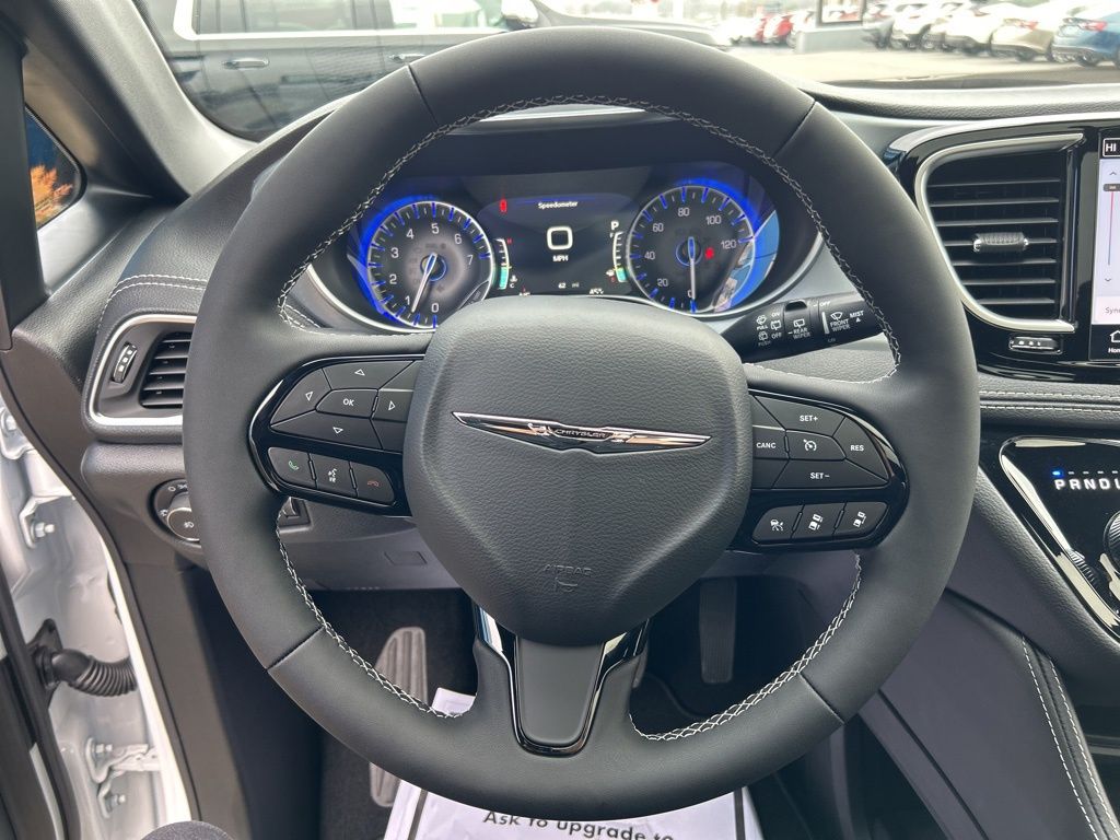 2026 Chrysler Pacifica Limited - Photo 42