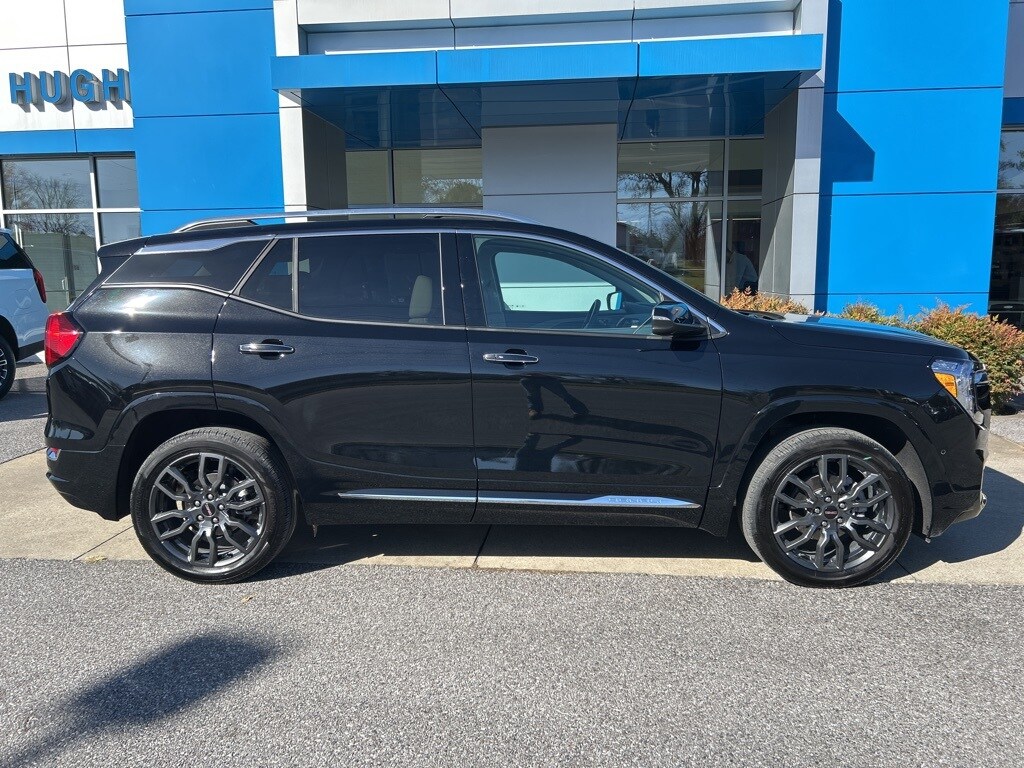 2024 Gmc Terrain Denali photo 3