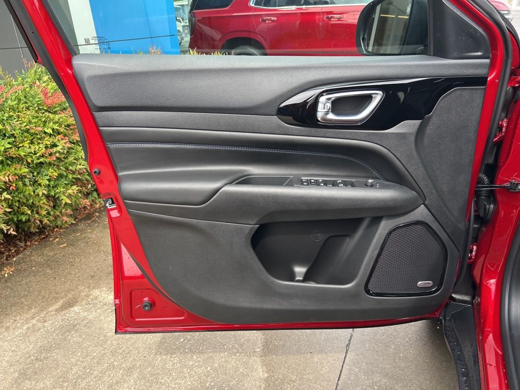 2025 Jeep Compass Latitude - Photo 24