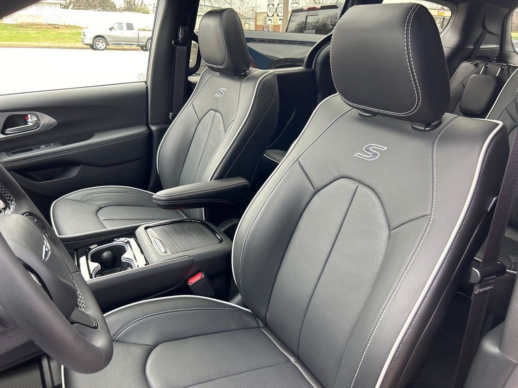 2026 Chrysler Pacifica Limited - Photo 37