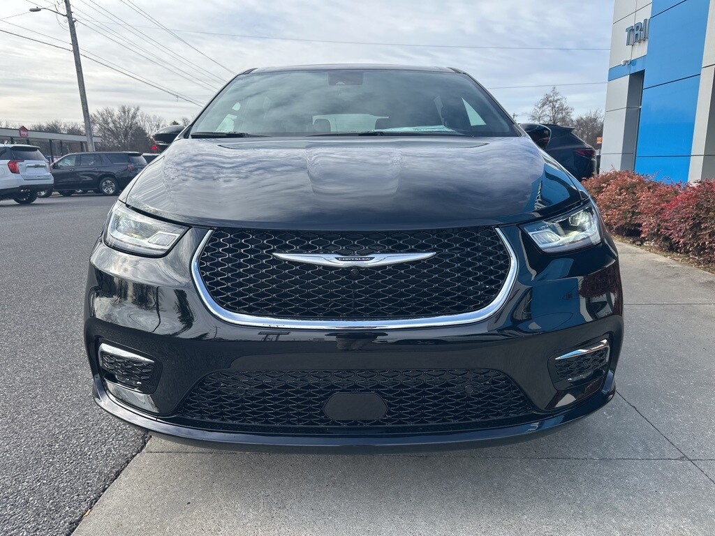 New 2026 Chrysler Pacifica LIMITED Passenger Van