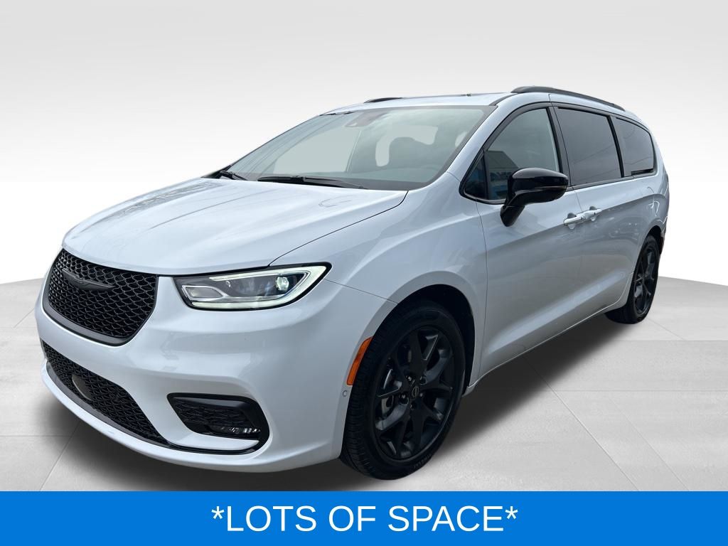 2026 Chrysler Pacifica Limited - Photo 6