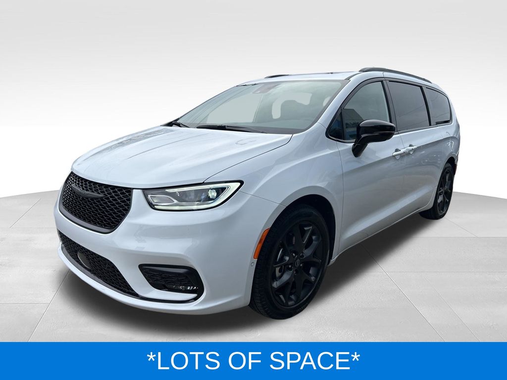2026 Chrysler Pacifica Limited - Photo 7