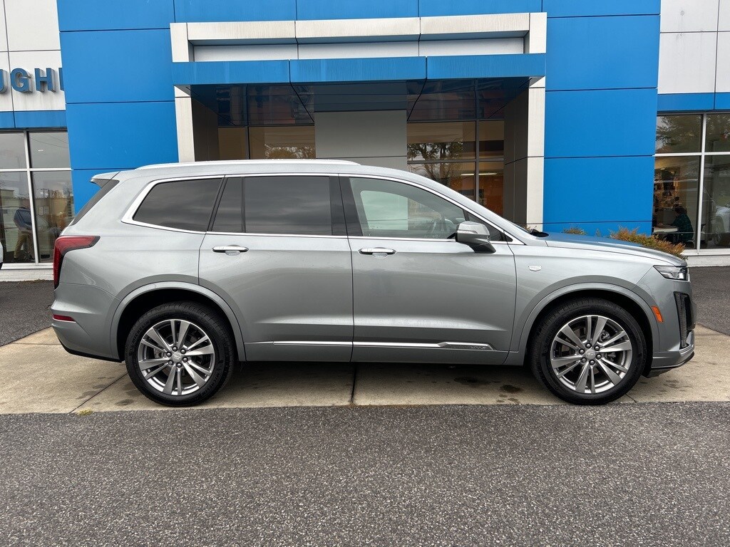 2024 Cadillac XT6 Premium Luxury photo 2