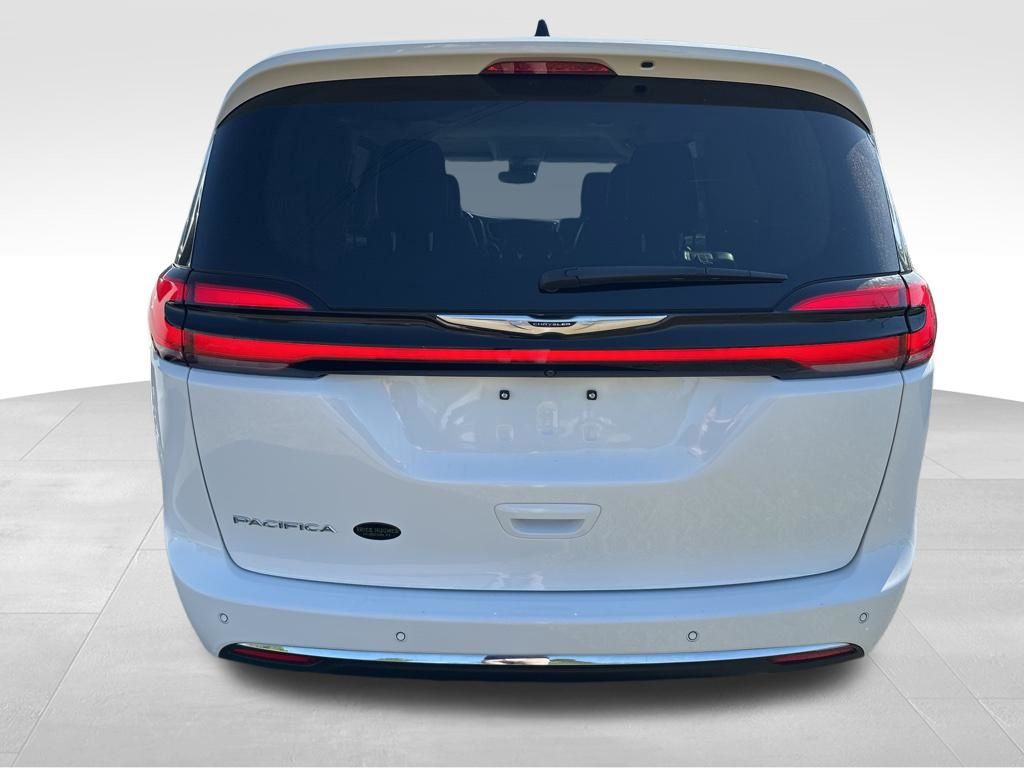 2024 Chrysler Pacifica Touring L - Photo 8