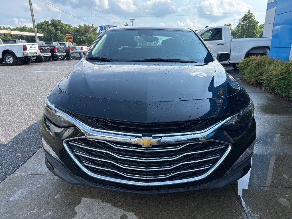 2024 Chevrolet Malibu 1LT photo 3