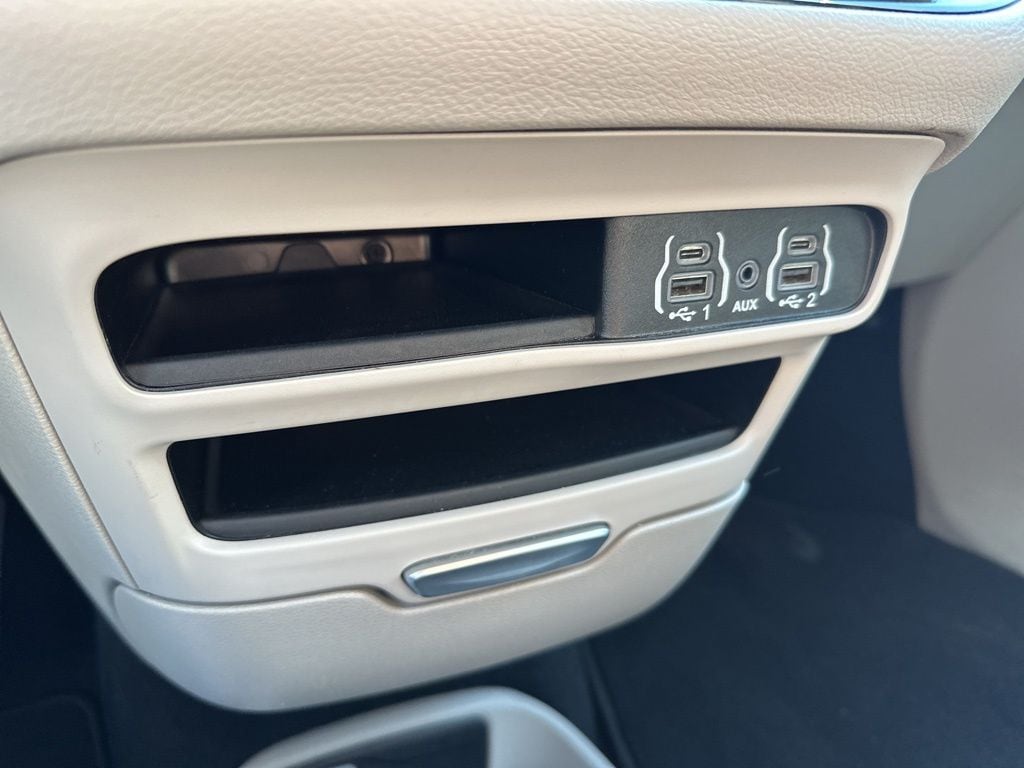 2024 Chrysler Pacifica Touring L - Photo 22
