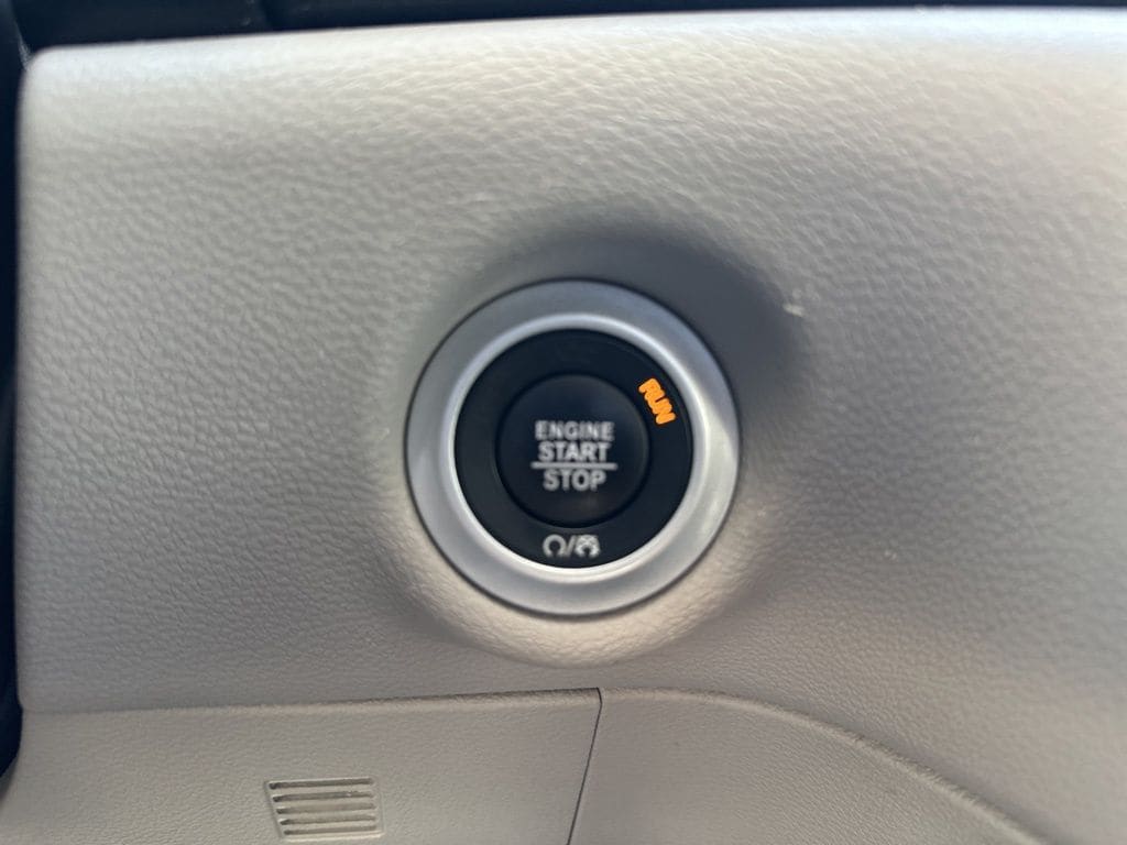 2024 Chrysler Pacifica Touring L - Photo 17