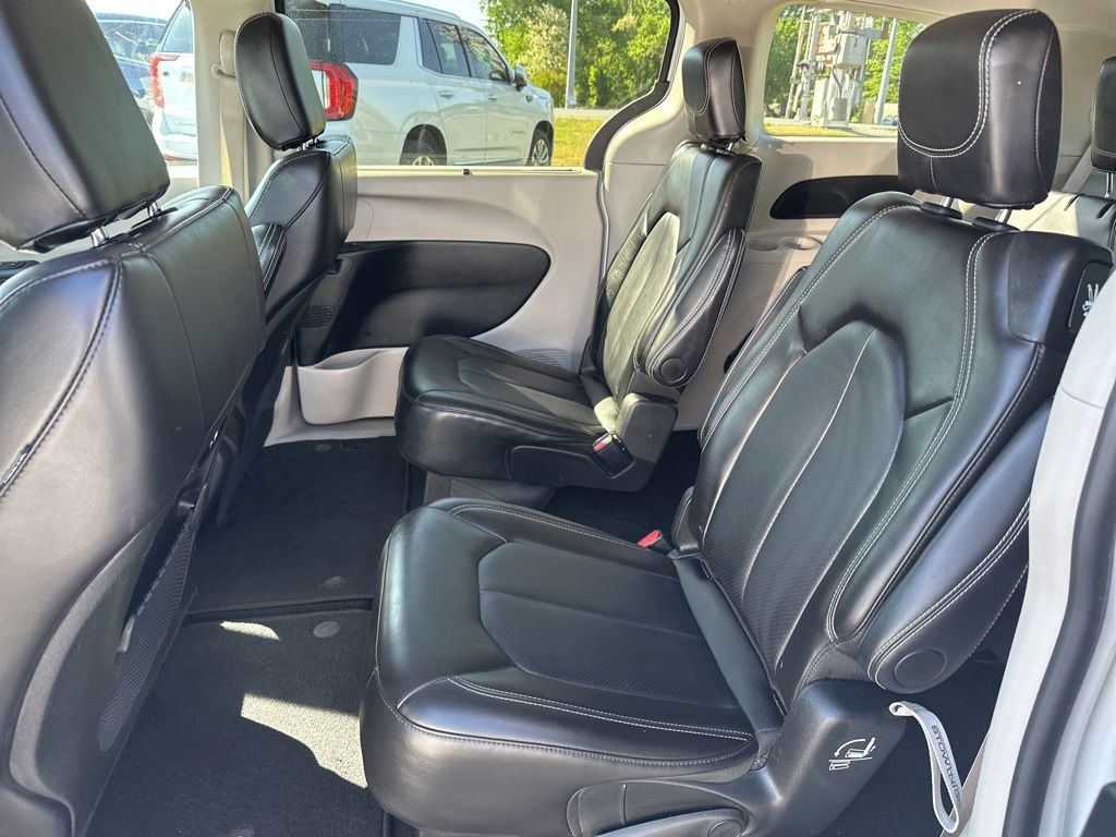 2024 Chrysler Pacifica Touring L - Photo 13