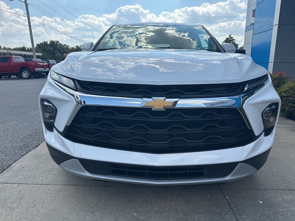 2025 Chevrolet Blazer 2LT photo 3