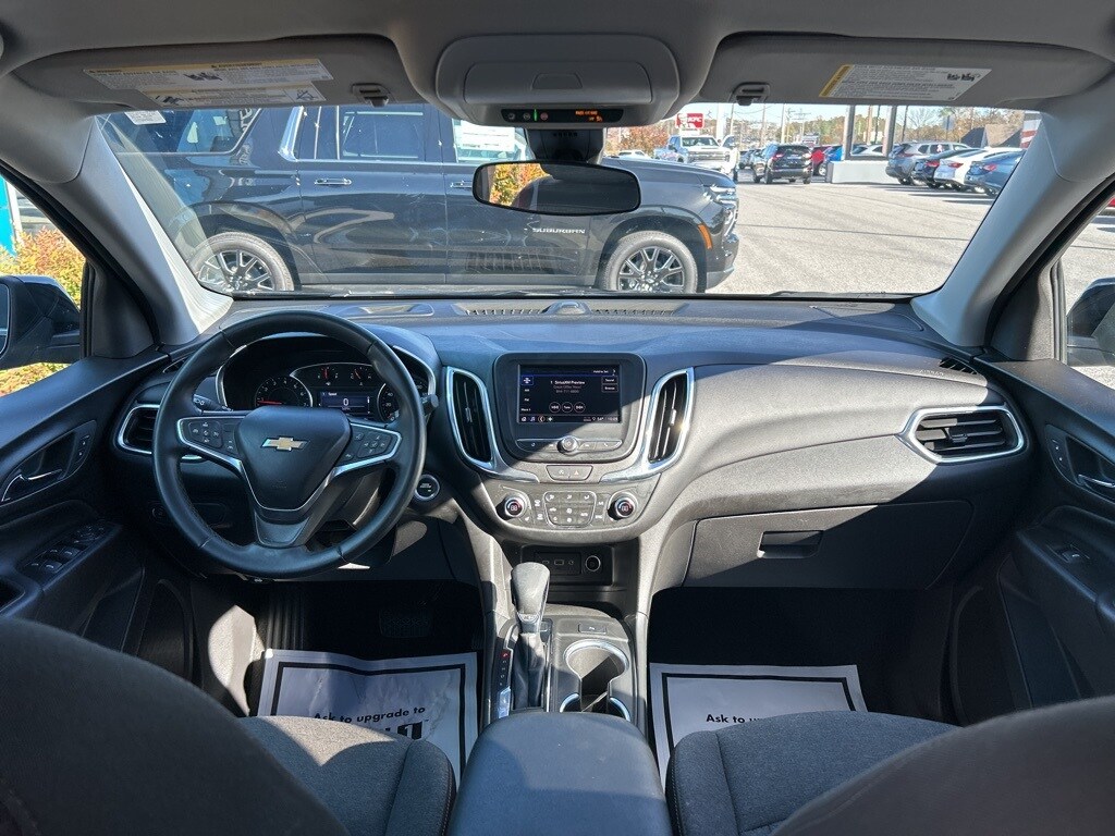 2024 Chevrolet Equinox LT photo 2