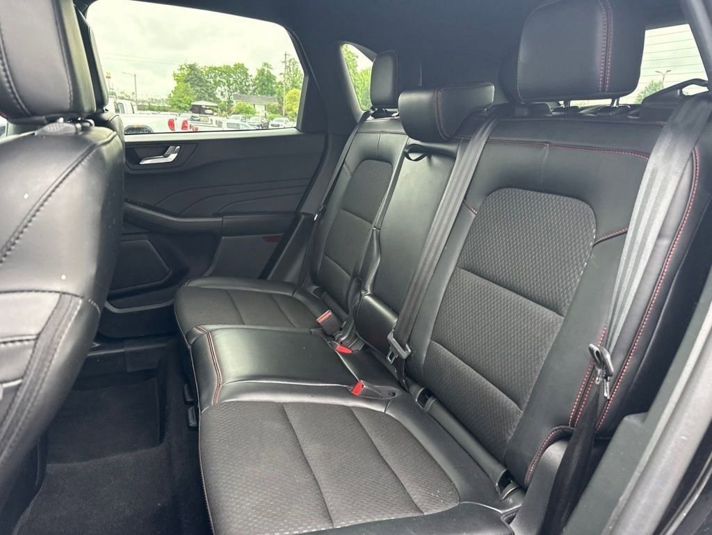 2025 Ford Escape ST-Line - Photo 11