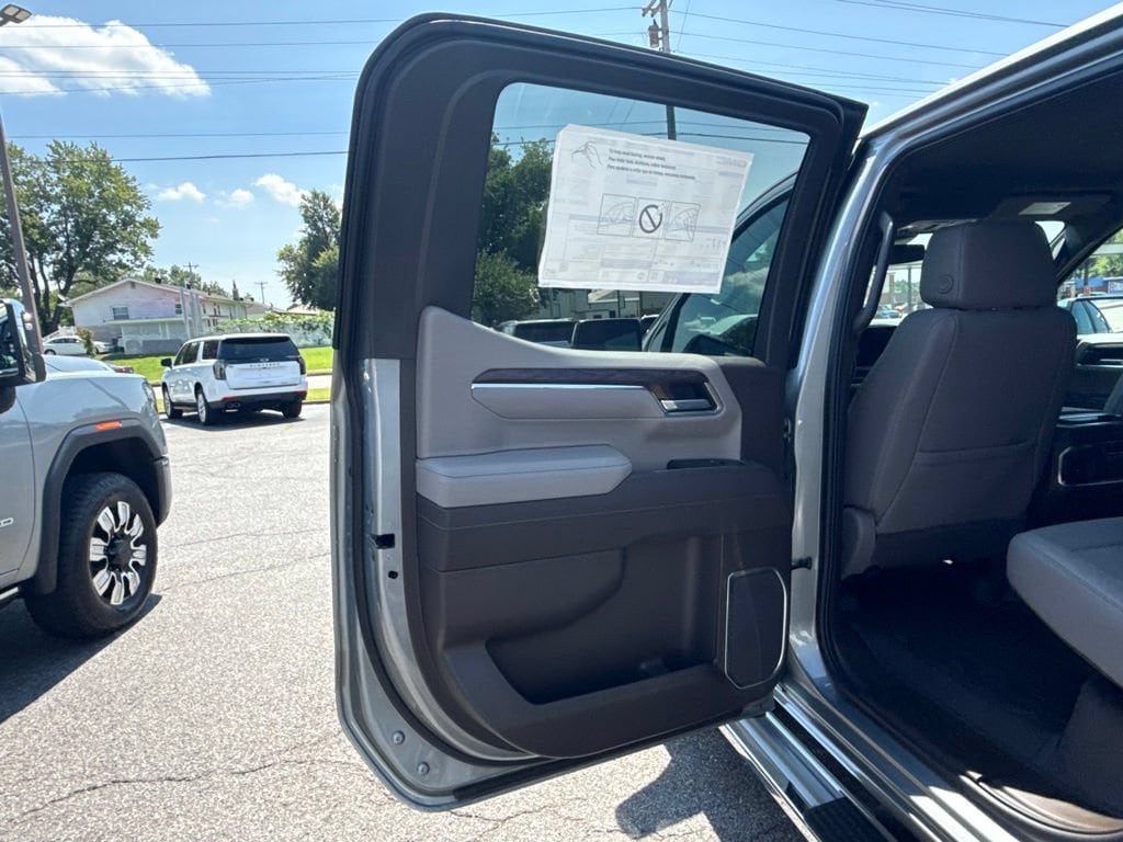 2026 GMC Sierra 1500 SLT - Photo 10