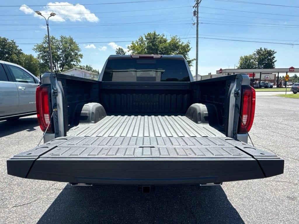 2026 GMC Sierra 1500 SLT - Photo 9